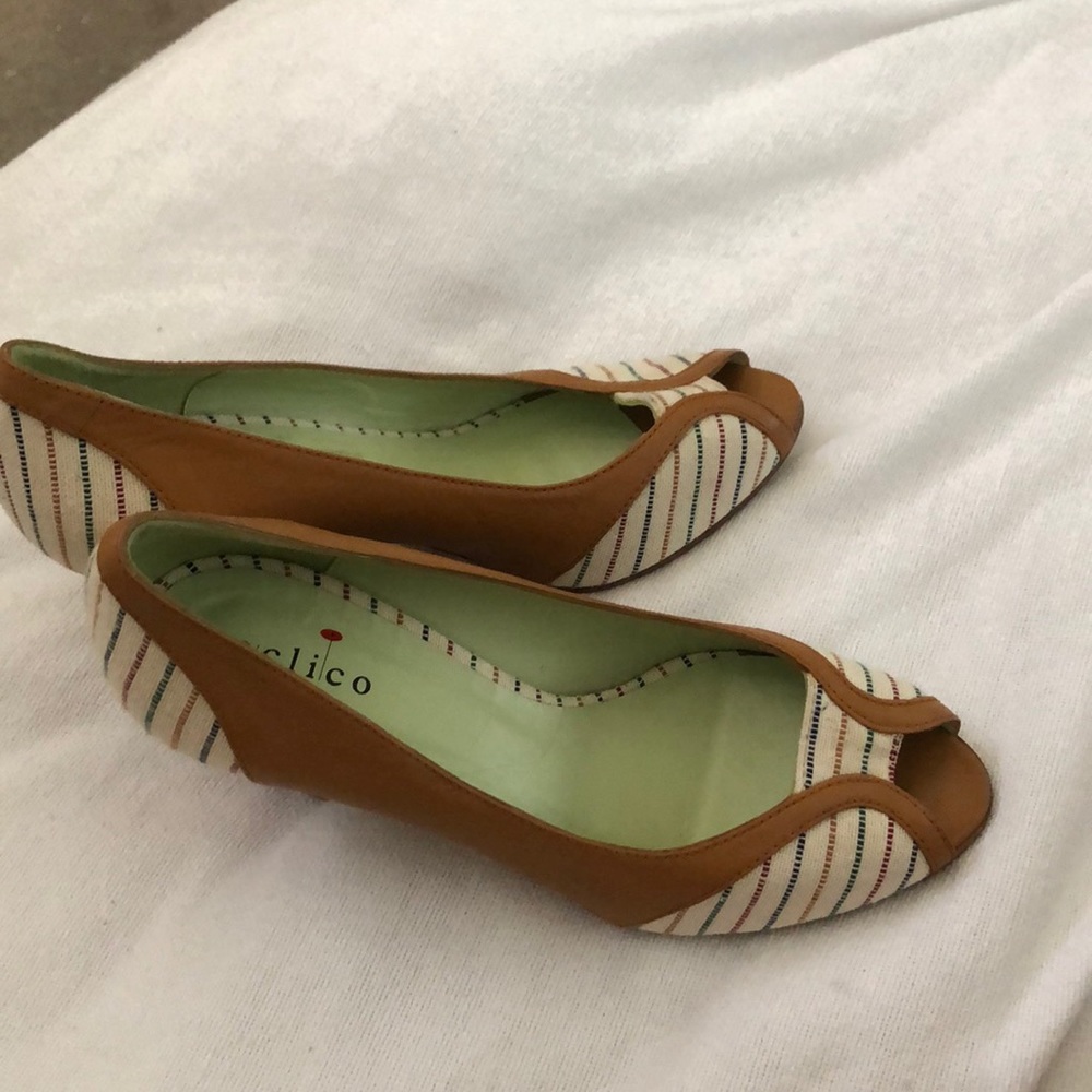 Coclico Leather and Fabric Peep Toe Pumps